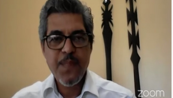 CCJ aprova por unanimidade projeto de Edvaldo que visa a contratação de médicos brasileiros formados no exterior